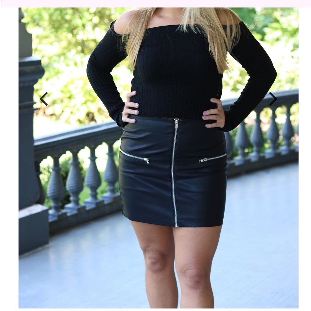 NWT - Olivaceous Black Leather Skirt Size M
